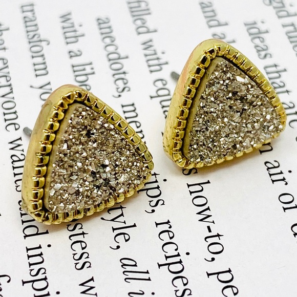 Jewelry - •Light Gray Druzy Studs•